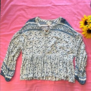 Floral Blue and White Women's Top